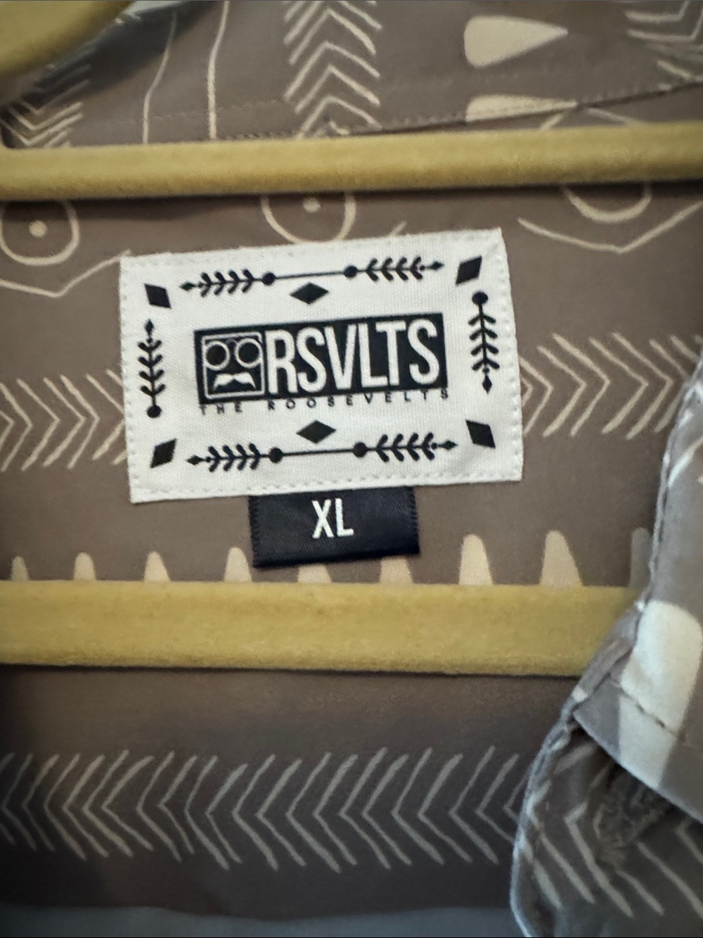 RSVLTS Short Sleeve Button-Up Shirt: Madagascar theme - Picture 4 of 5